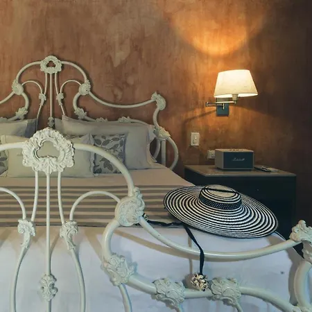 Hotel Boutique Casa Del Arzobispado 5*