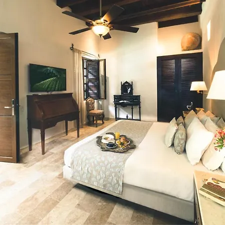 Hotel Boutique Casa Del Arzobispado 5*