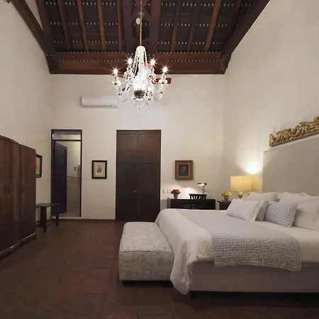 Hotel Boutique Casa Del Arzobispado 5*